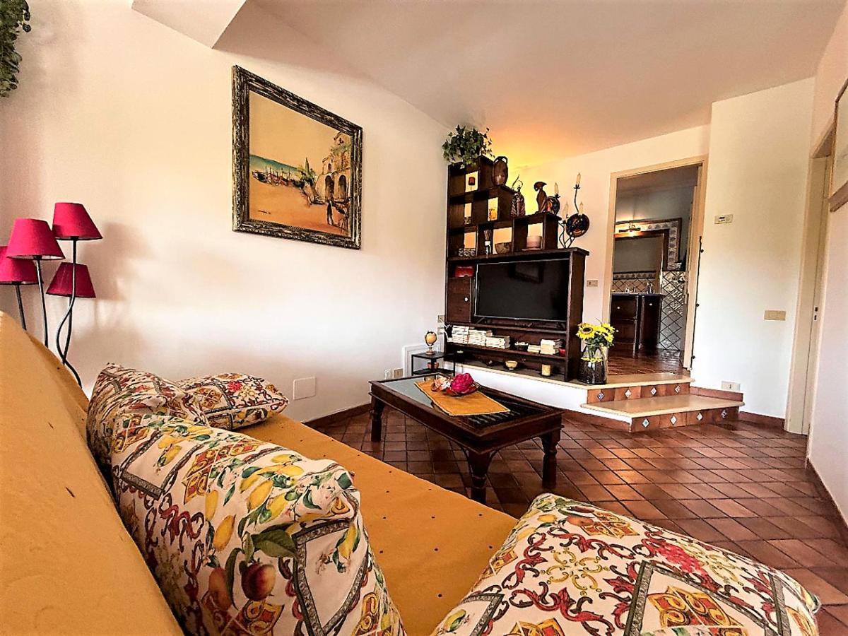 דירות גיארדיני נאקסוס Casa Pittone מראה חיצוני תמונה